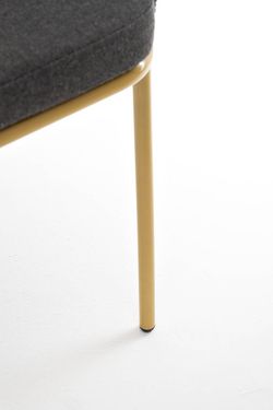 "Марсель" стул плетеный из роупа, каркас из стали золотой глянец, роуп темно-серый круглый, ткань серая