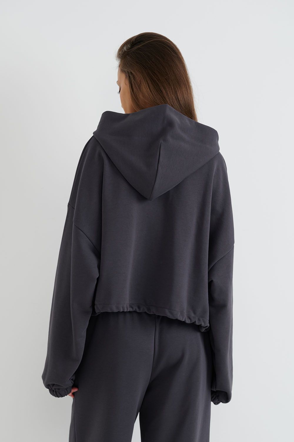 Укороченное худи на молнии цвета антрацит