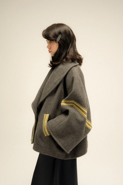 Пальто с широким воротом