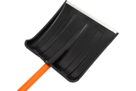 Пластмассовая снеговая лопата с алюминиевым черенком и V-образной ручкой Gigant AVG-06