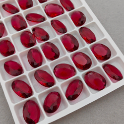 Овал из ювелирного стекла, Ruby