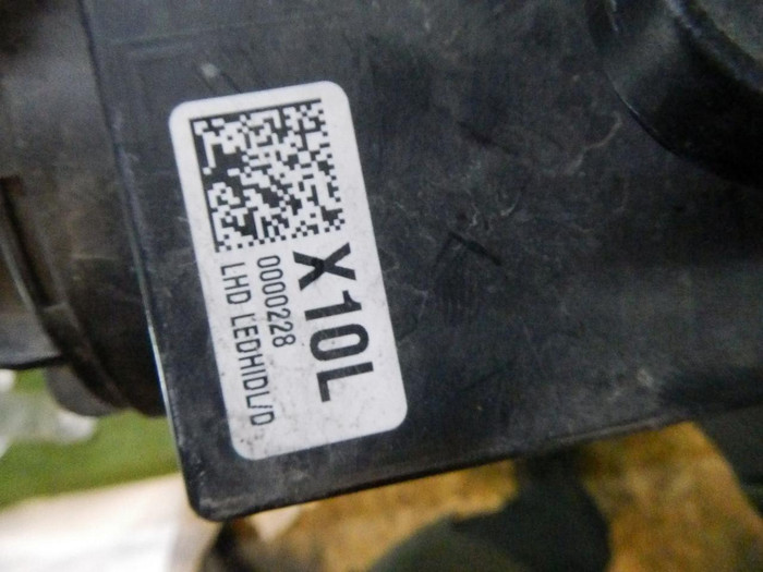 Битая Фара левая Hyundai Elantra 6 AD (2015-2019) ксенон