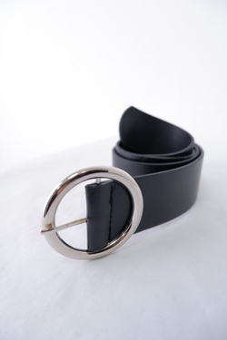 Ремень черный с круглой металлической пряжкой, новый