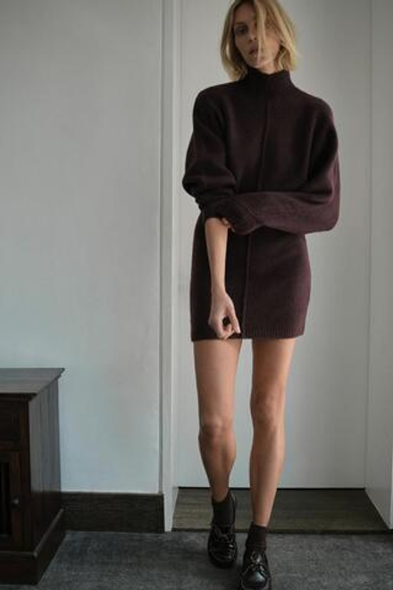 ZARA КОРОТКОЕ МЯГКОЕ ТРИКОТАЖНОЕ ПЛАТЬЕ, КОРИЧНЕВЫЙ