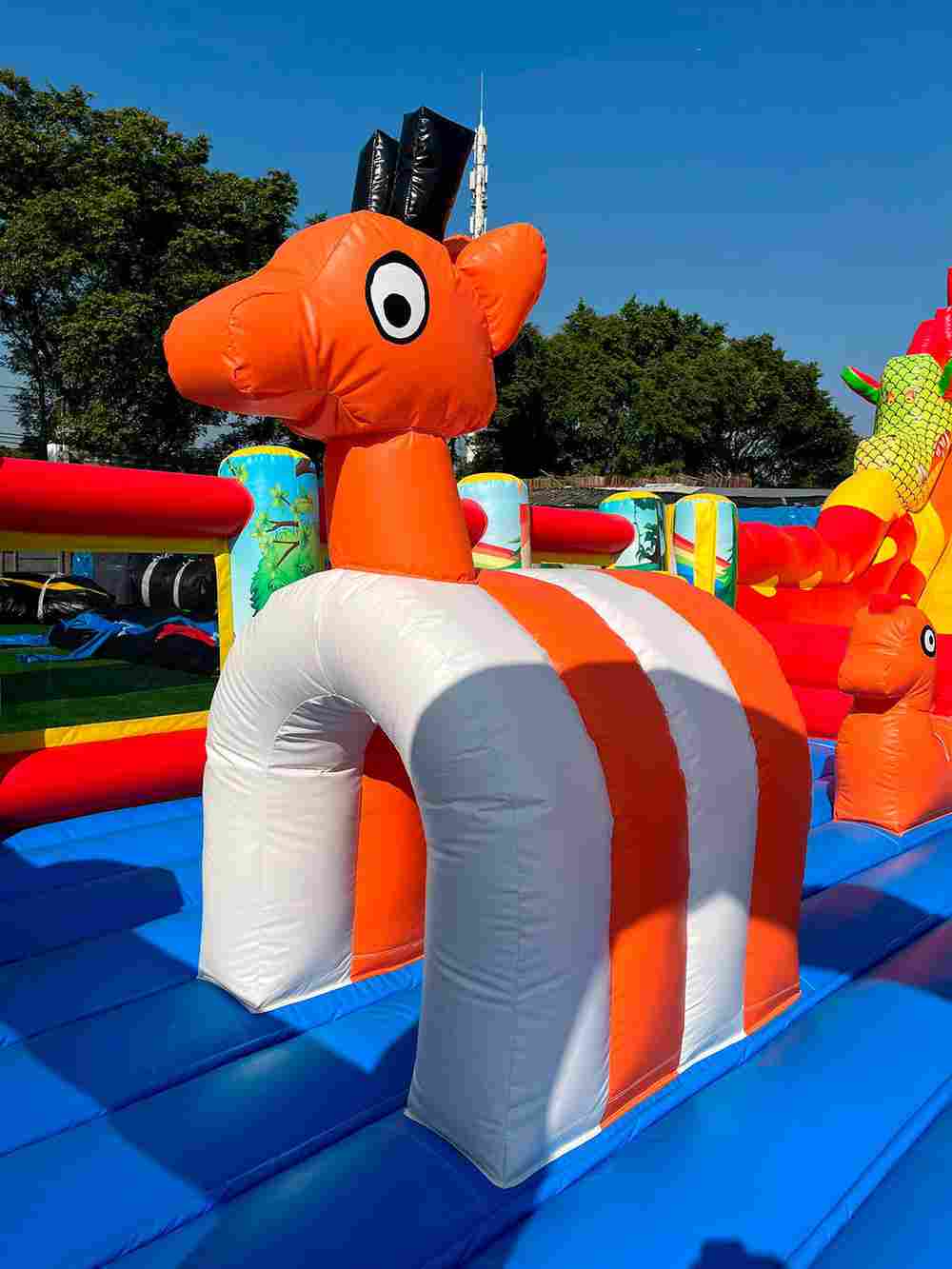 Коммерческий надувной батут «Гранд-саванна 2», 17х10х9 м