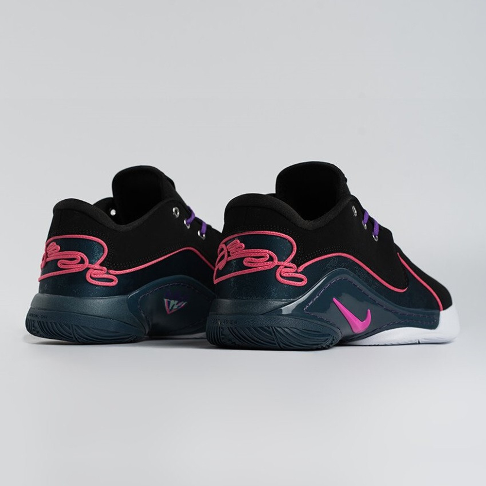 кроссовки Nike LeBron 22 BlackLight v2