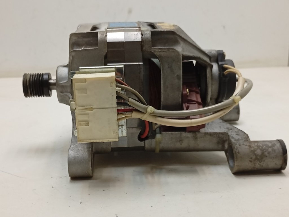 S803J кт45 Двигатель для стиральной машины Samsung DC68-00682A б/у 8 контактов