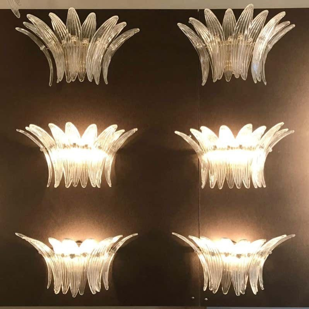 Стильное настенное бра с прозрачными рельефными стеклянными элементами ✨