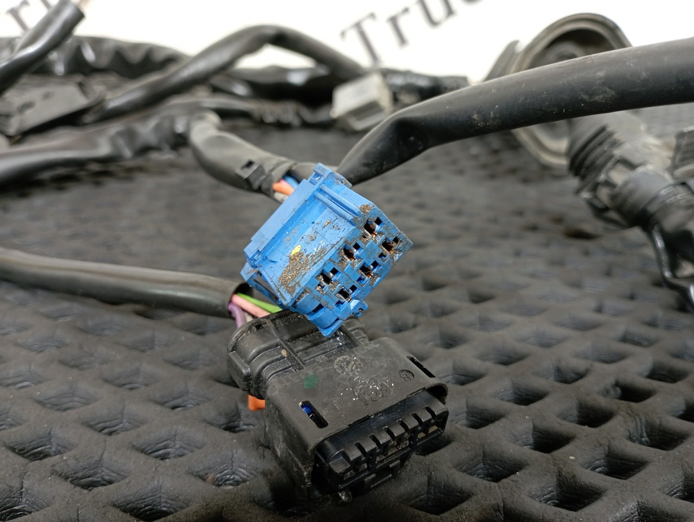 Проводка двери левой 2020г