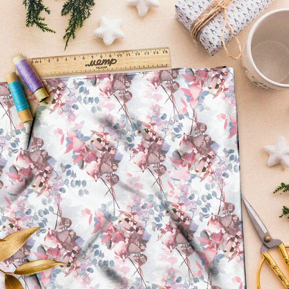 Ткань габардин цветущие ветви вишни на белом фоне