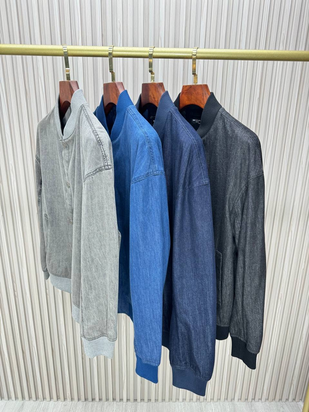 Джинсовый костюм Kiton