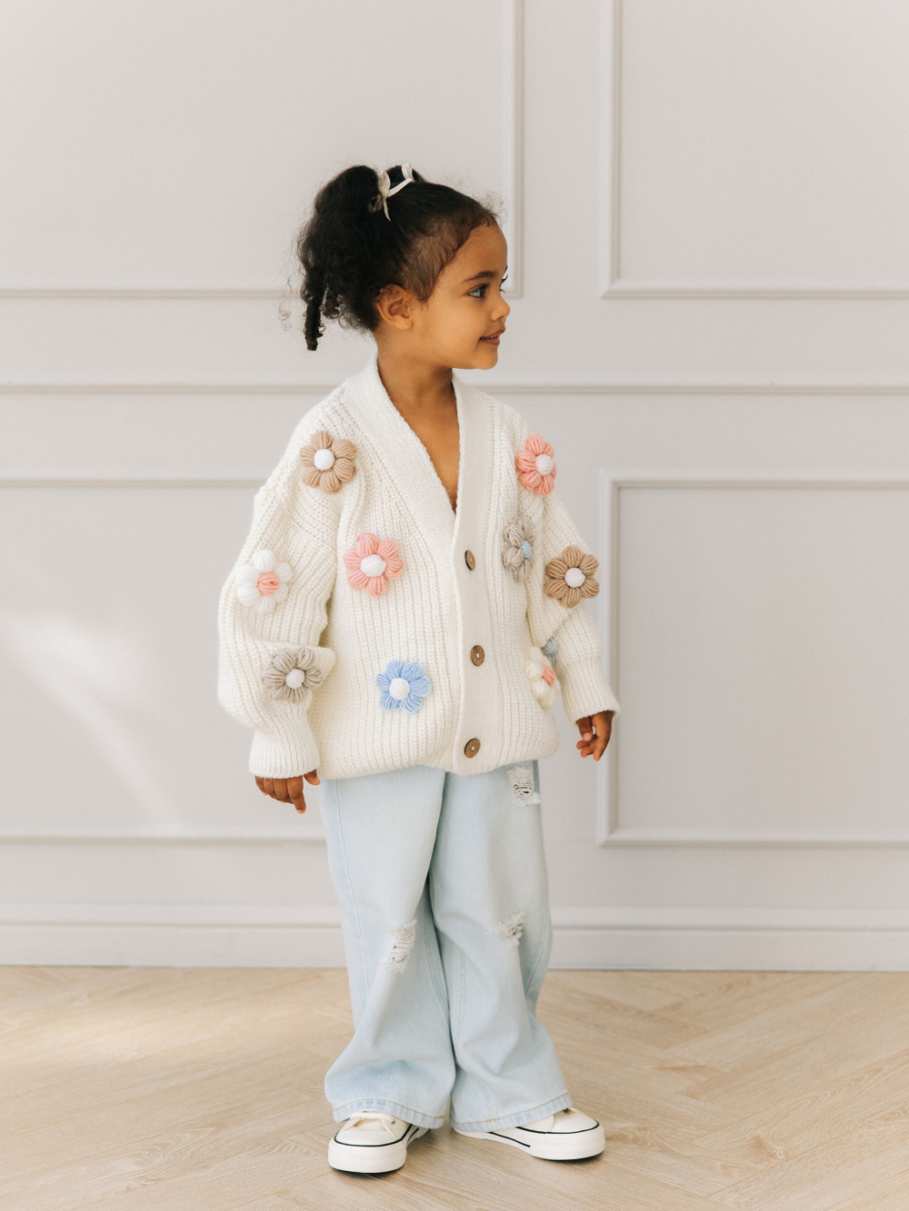 Кардиган с цветами, Молоко