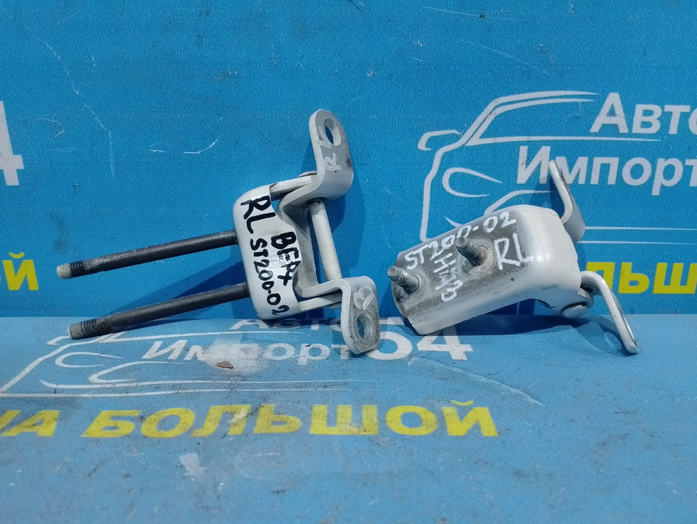 Петля двери задней левой TOYOTA CARINA ED 1997