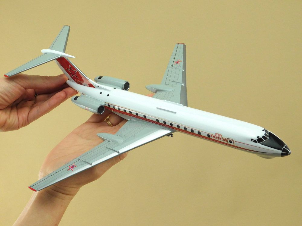 Модель самолета Ту-134Ш (М1:100, ВКС России, RF-66019, 40)