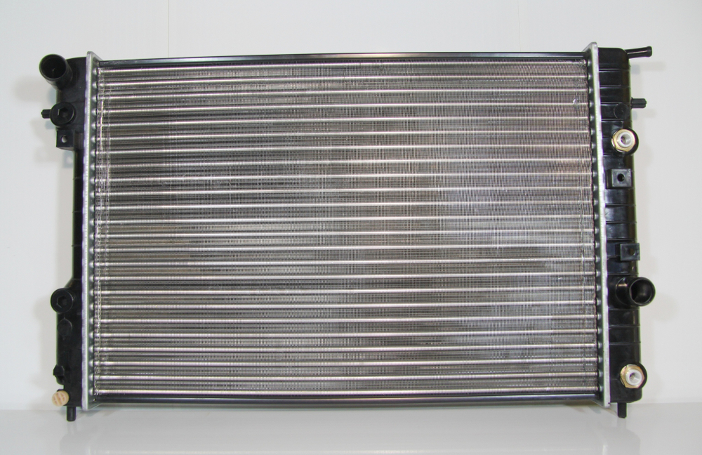 Радиатор охлаждения Opel Omega B