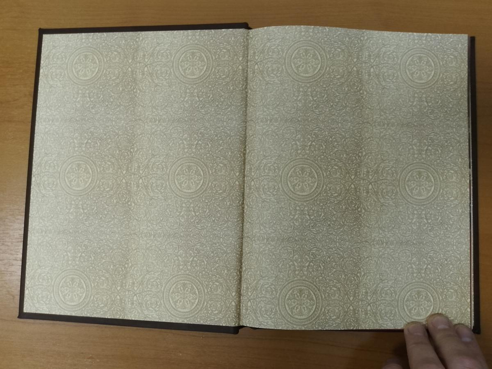"Тайны дома Романовых" Книга подарочная в кожаном переплете