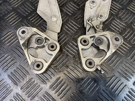 Кронштейны водительских подножек Yamaha FZ1 Fazer RN17