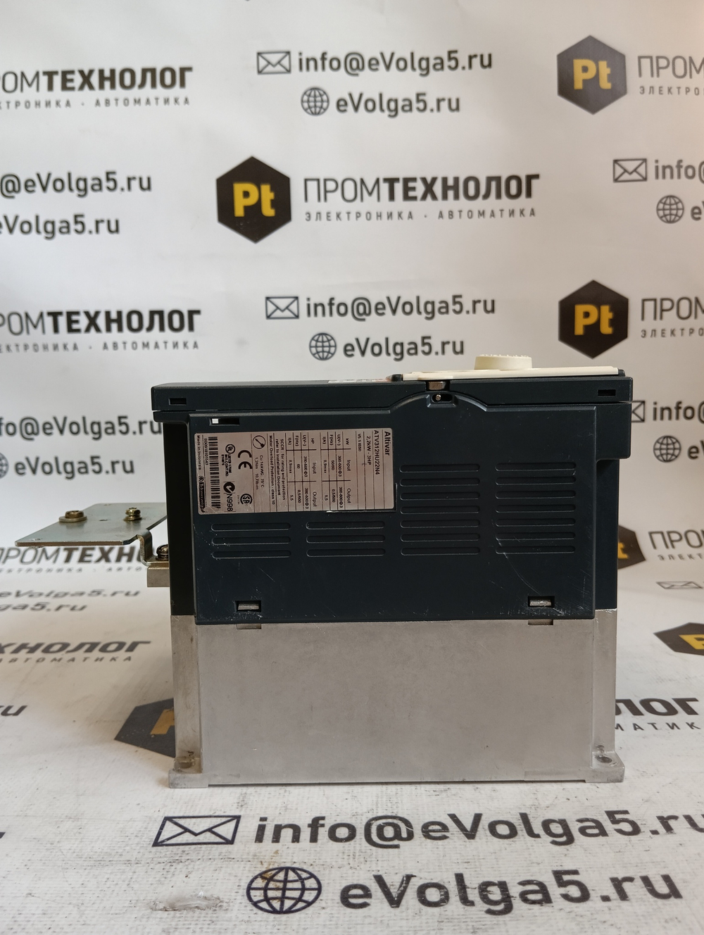 S.E. ATV312HU22N4 с хранения