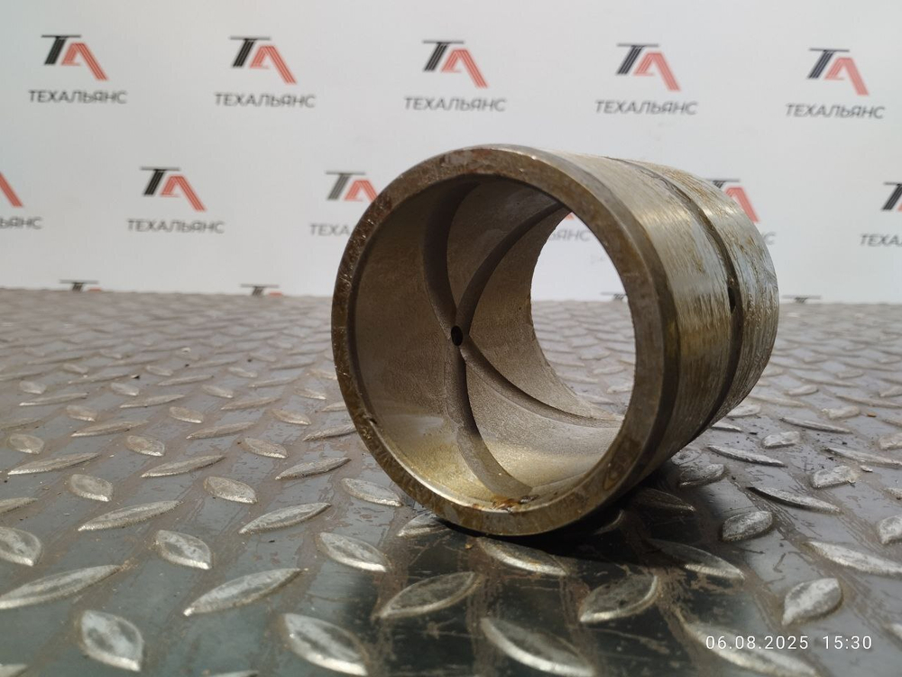 Втулка X114-702092