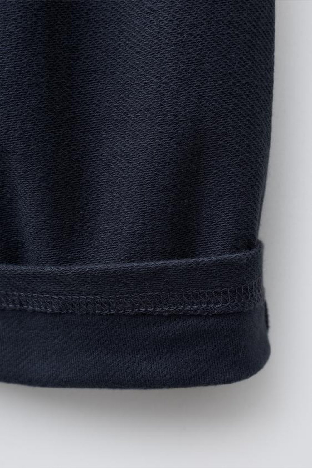 ZARA БРЮКИ ИЗ САРЖИ С ПУГОВИЦЕЙ, МОРСКОЙ СИНИЙ