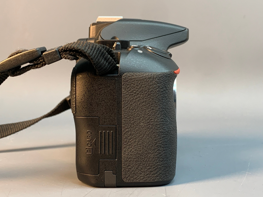 Nikon D3500 Kit 18-55mm 9067 Кадров