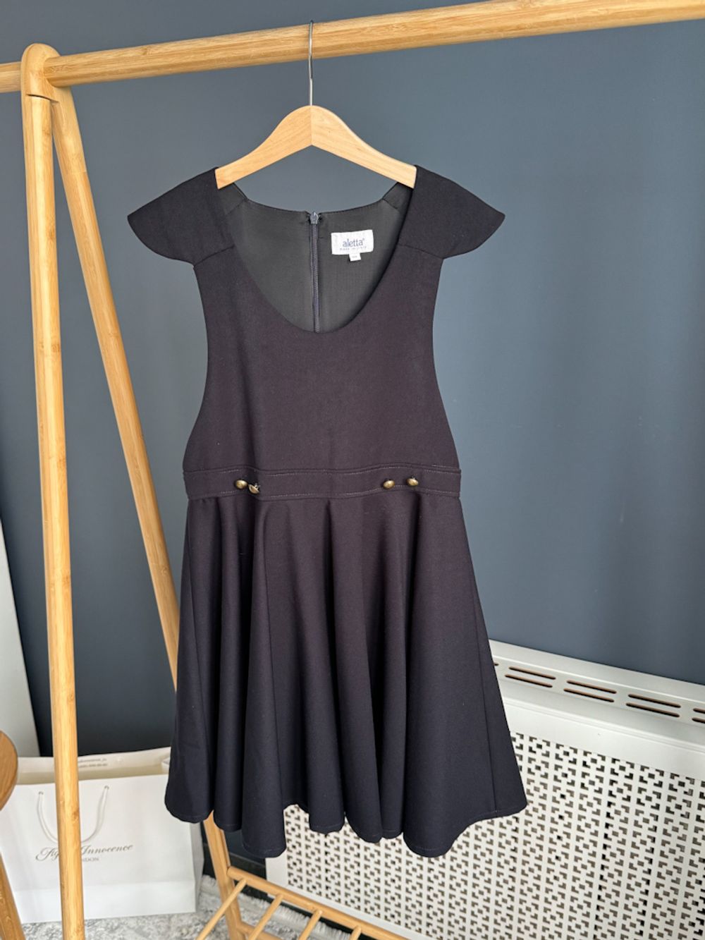 Платье без рукавов Aletta, 140