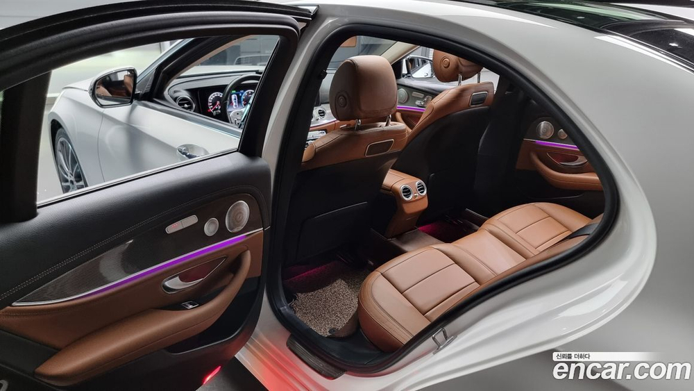 Mercedes-Benz E-Class W213 E350 4MATIC AMG Line (10.2019)