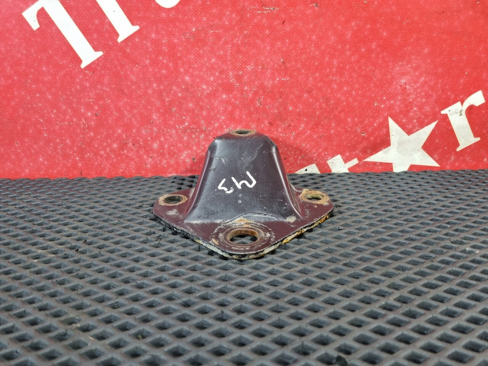 Кронштейн рессоры передней