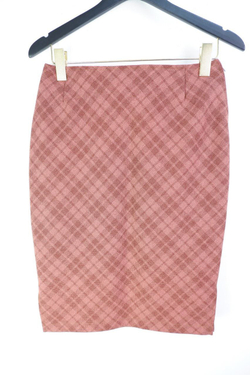 Костюм с юбкой интересный 48 размер