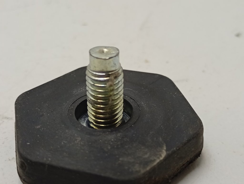 WISL62CSI кт55 Ножка для стиральной машины Indesit WISL62CSI б/у