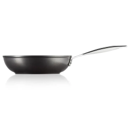 Le Creuset Сковорода с антипригарным покрытием PRO глубиной 24см.