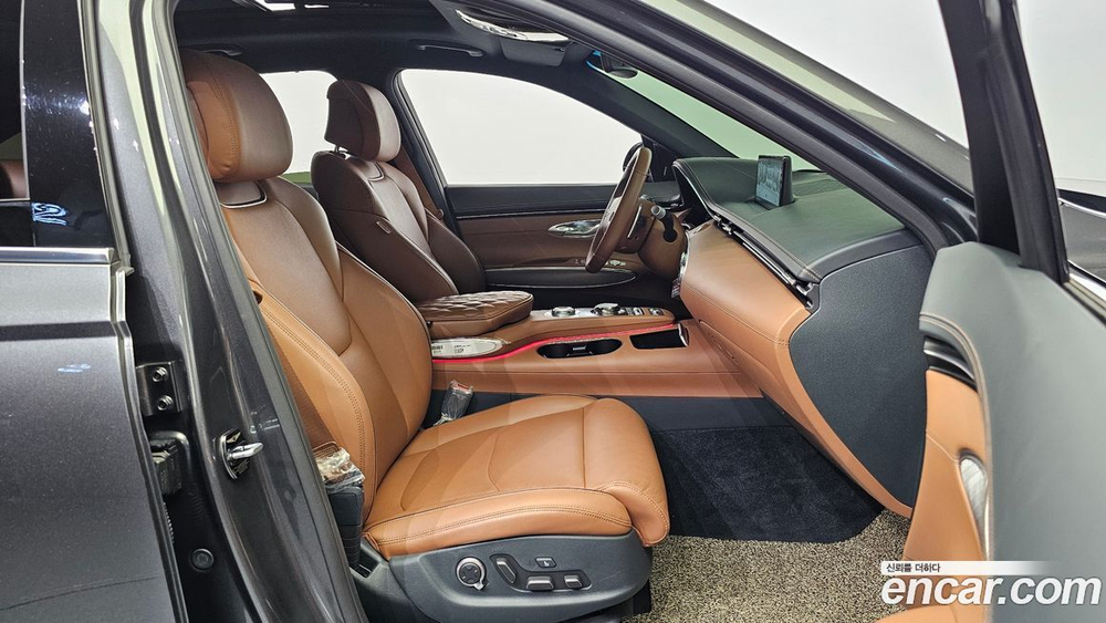 Genesis GV70 2.5T Бензин AWD (10.2022)