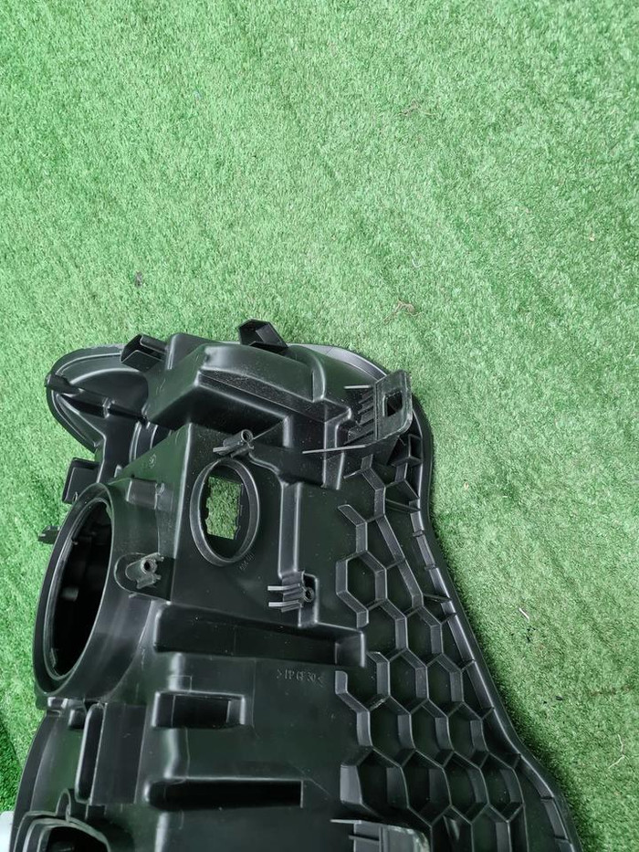 Корпус фары правый BMW X3 F25 (2014-2017)