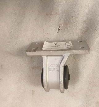 Левый кронштейн радиатора Sitrak C7H, C7H MAX, HOWO T5G (двигатель MC13, MC11)