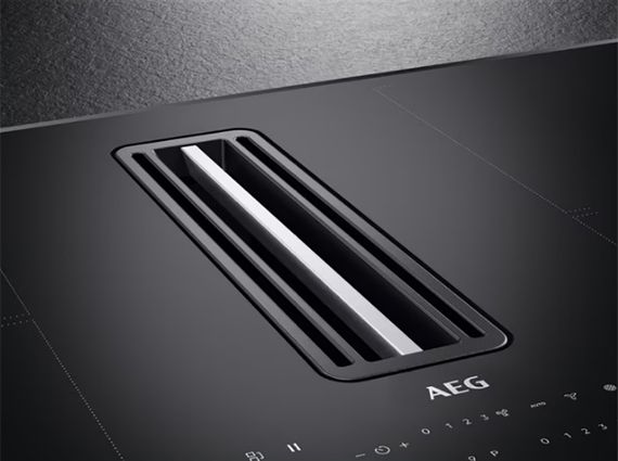 Индукционная стеклокерамич. панель с вытяжкой AEG CCE84779CB