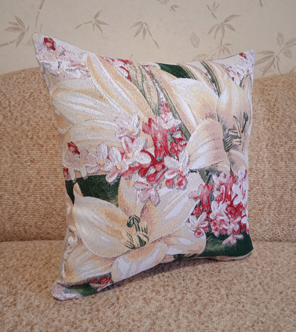 Декоративный гобеленовый чехол для интерьерной подушки Лилии 47х47