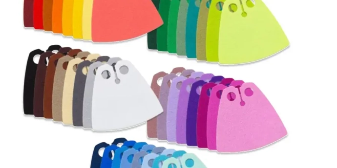 Комплект одинаковых плащей