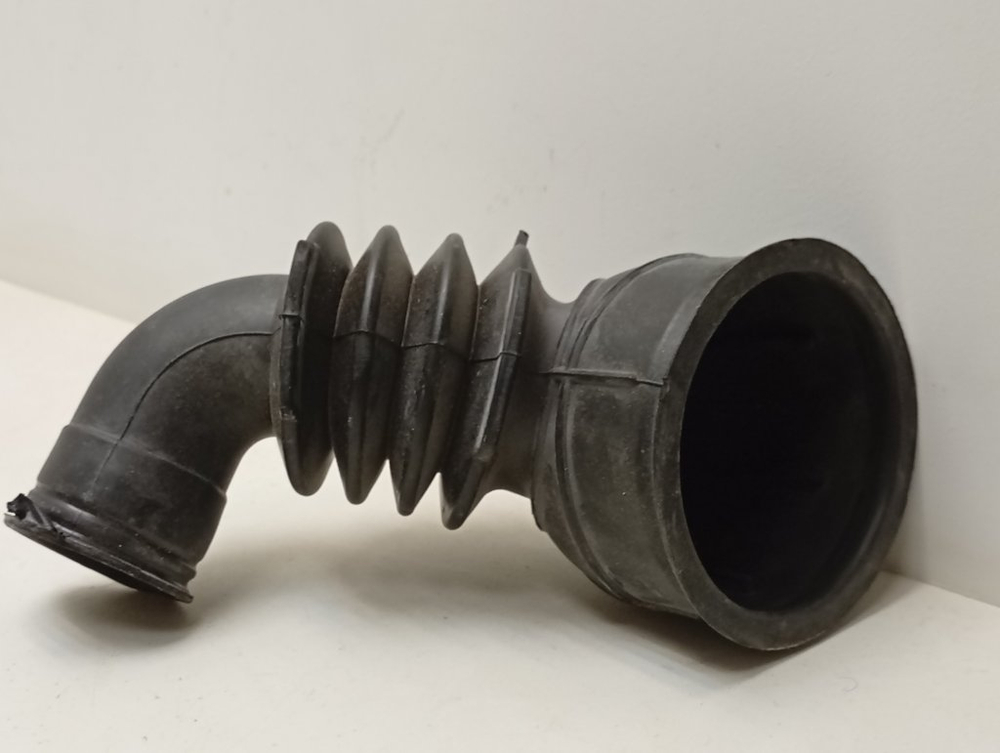 WISL82 кт57 Сливной патрубок для стиральной машины Indesit 174001678 б/у