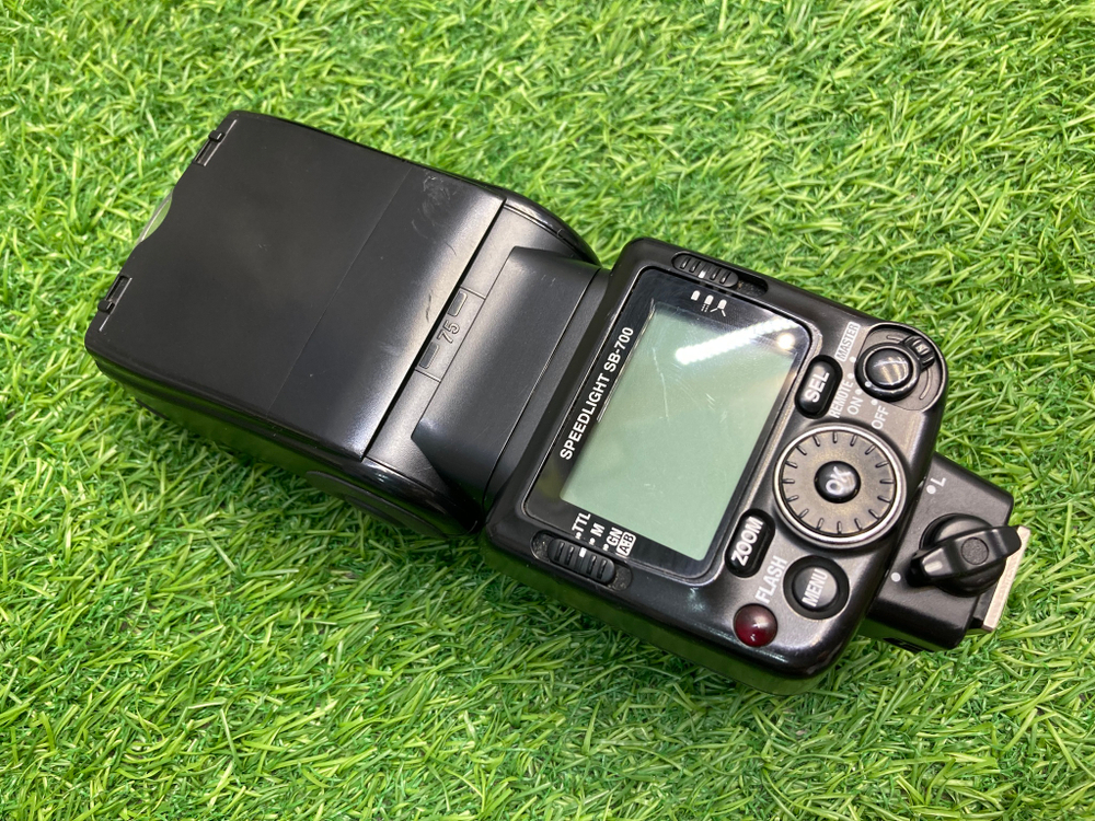 Nikon Speedlight SB-700