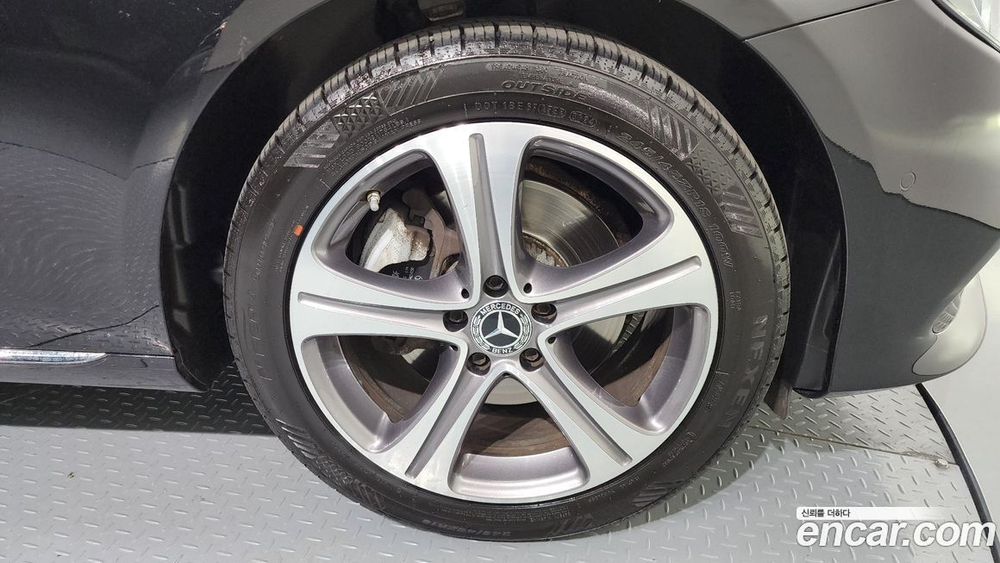 Mercedes-Benz E-Class W213 E220d Avangarde (10.2019)
