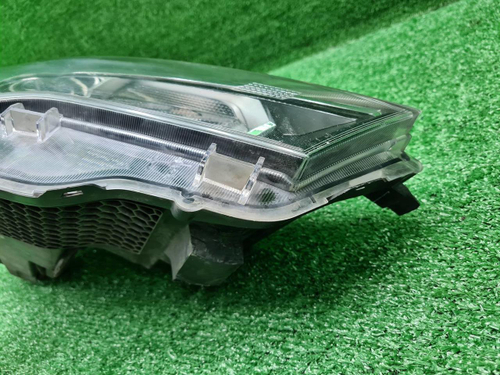 Фара правая Faw Besturn X80 (2018-2022) галоген