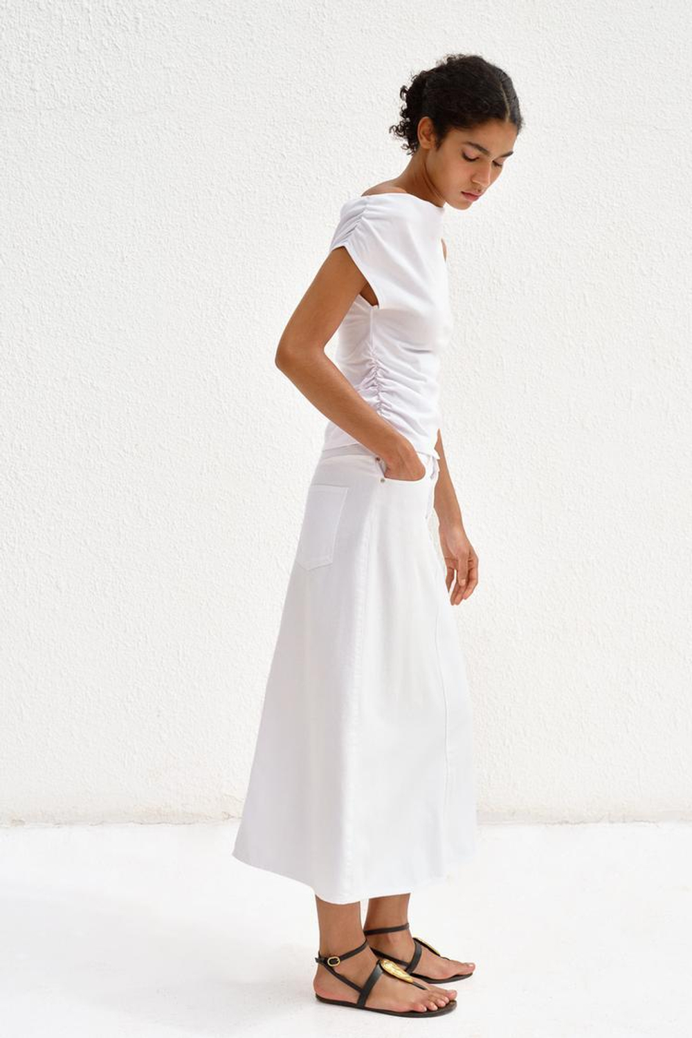 ZARA АСИММЕТРИЧНЫЙ ТОП СО СБОРКАМИ, БЕЛЫЙ