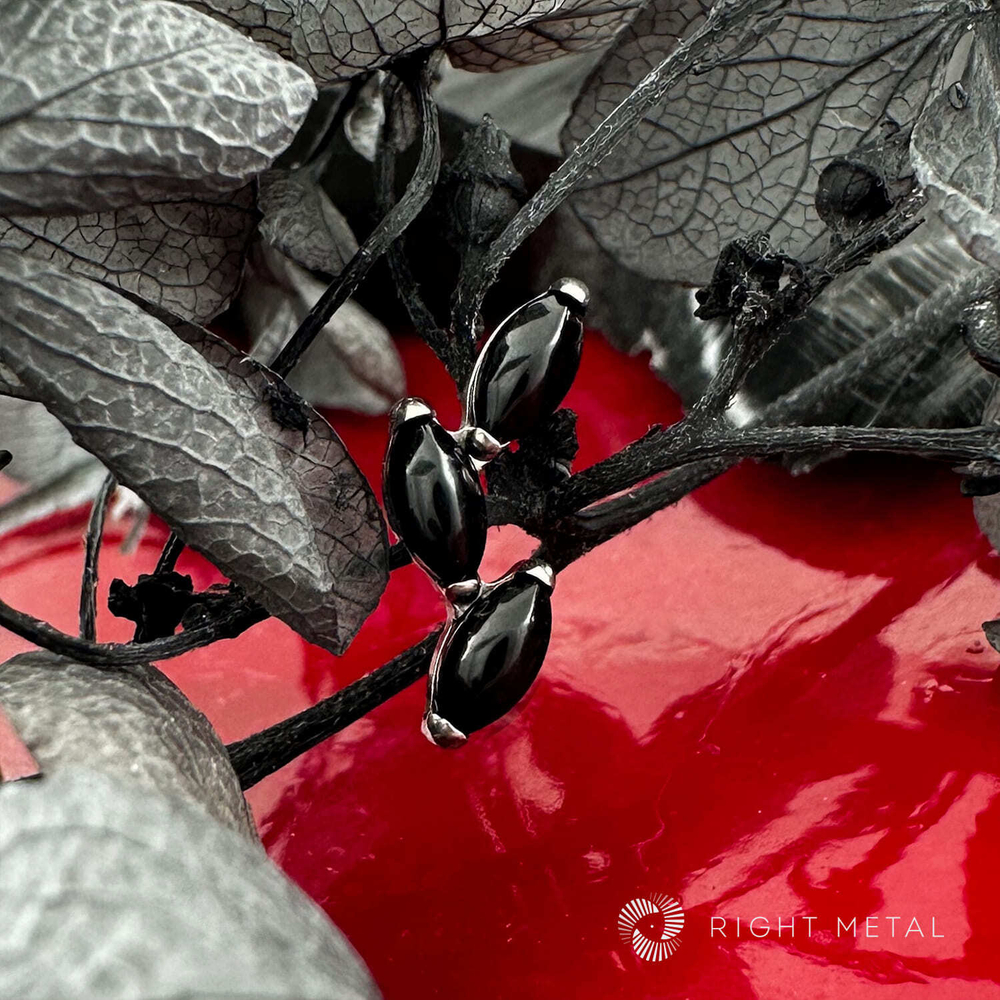 Leaflet v.2 Black Onyx