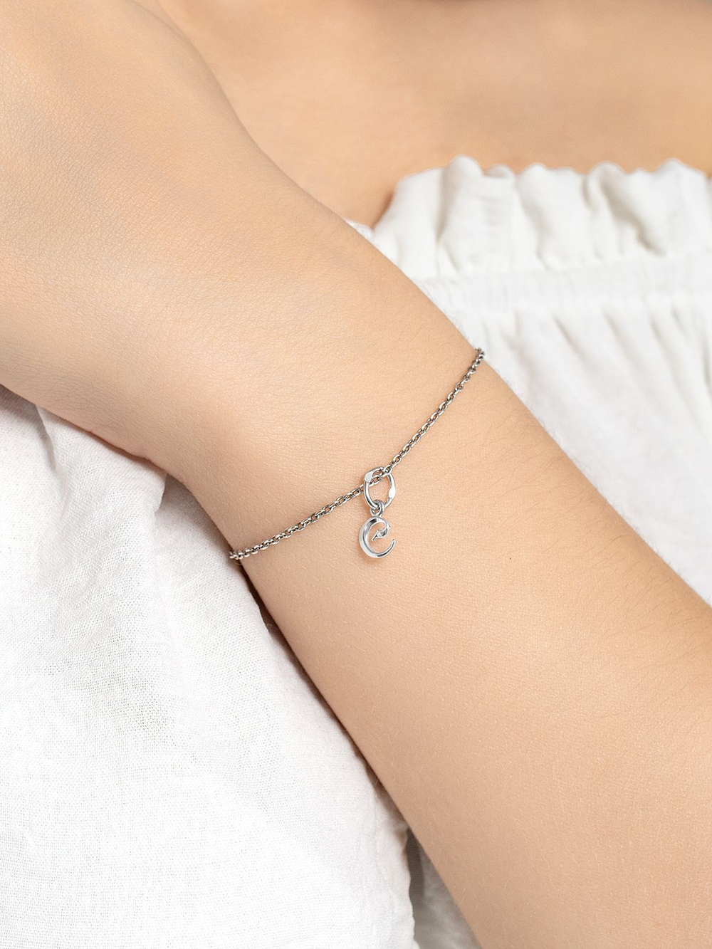 Серебряная подвеска Буква С