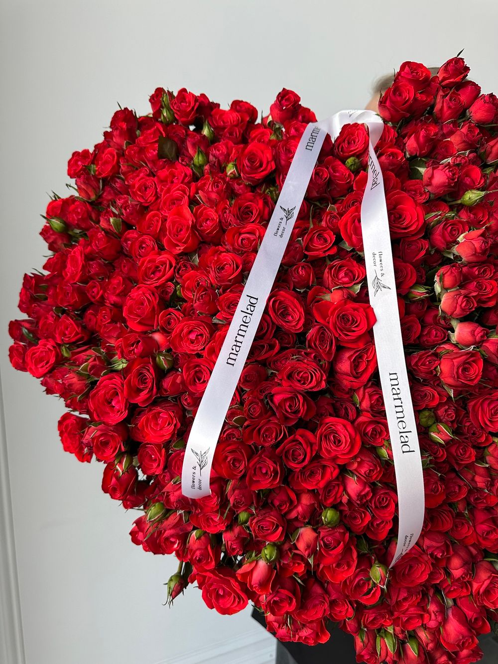 АКЦИЯ - красная кустовая роза - цена действует при заказе от 25шт