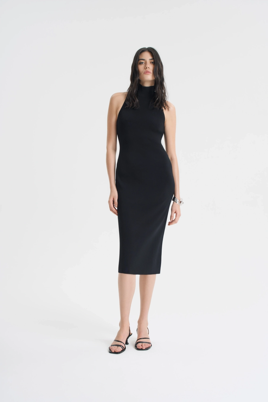 Платье-миди с высокой горловиной