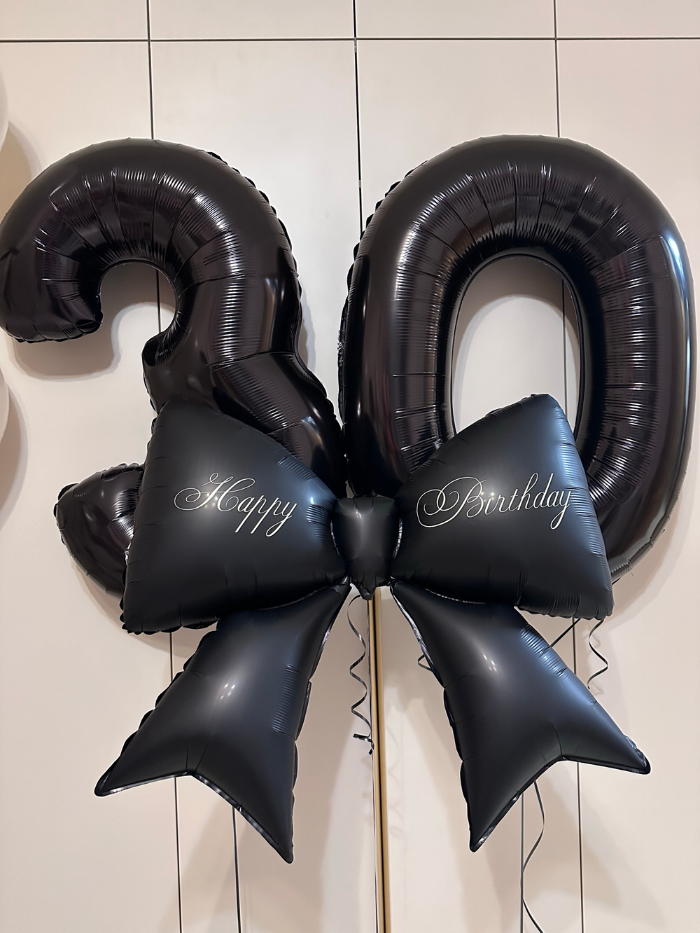 Черный цифры с бантом( любая надпись в подарок)