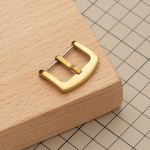 Широкая застежка, цвет золото