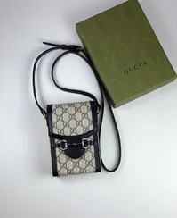 Мини-сумка Gucci Horsebit 1955 бежевый/черный