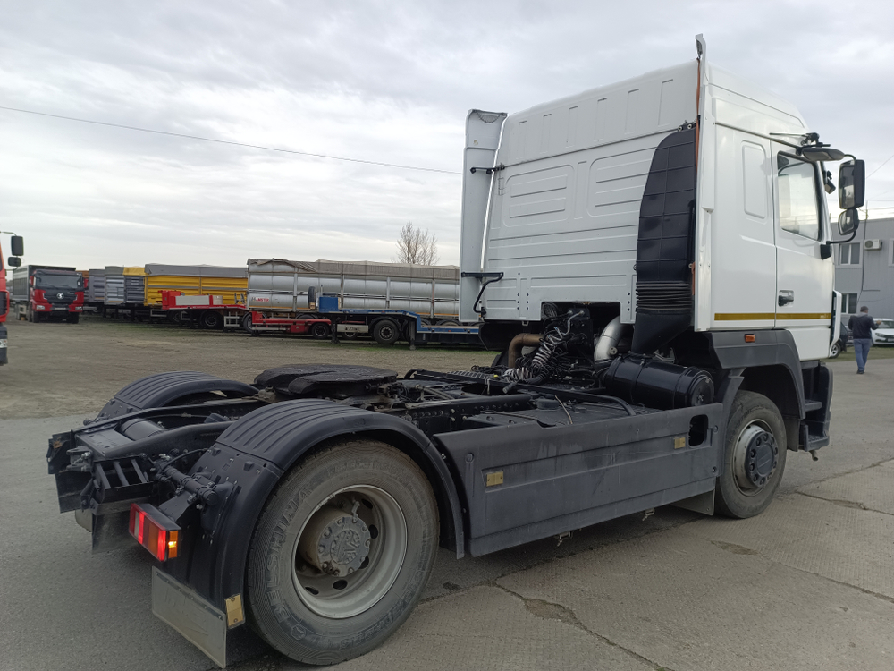 МАЗ 5440 4x2 Седельный тягач 544028-570-031 (Дизельный, 11,6 л, 423 л.с., МТ)